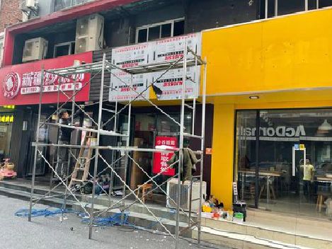 楚雄制作广告招牌如何避免它发黄？